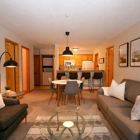 Crystal Forest 2Br Ski In Ski Out With Private Hot Tub Sun Peaks Exteriör bild