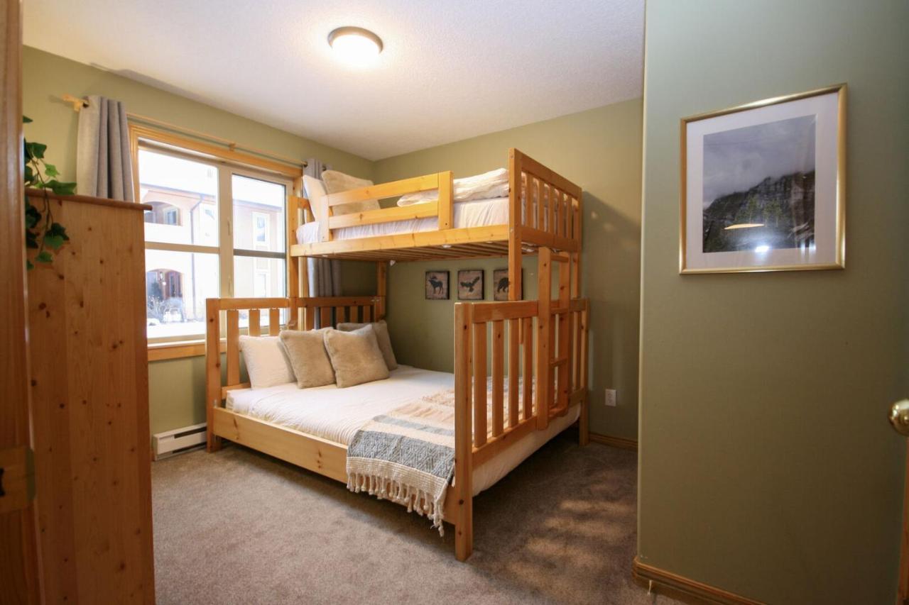 Crystal Forest 2Br Ski In Ski Out With Private Hot Tub Sun Peaks Exteriör bild